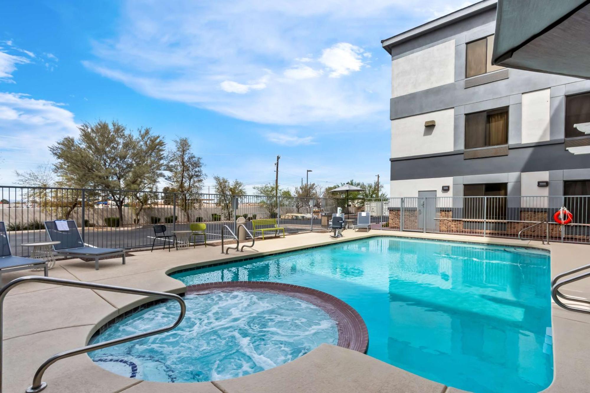 Spark By Hilton Phoenix East Mesa Buitenkant foto